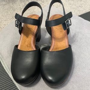 Women’s sz 8 b.o.c. shoes